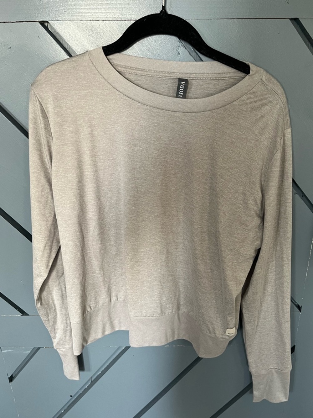 Vuori Heathered Gray Crewneck Sweatshirt